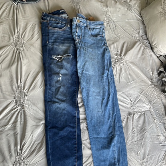 AMERICAN EAGLE JEAN SET! Two pairs of size 8 stretch skinny jeans - Picture 2 of 3